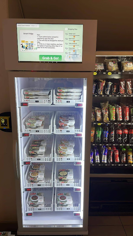 Smart vending fridge vending machine